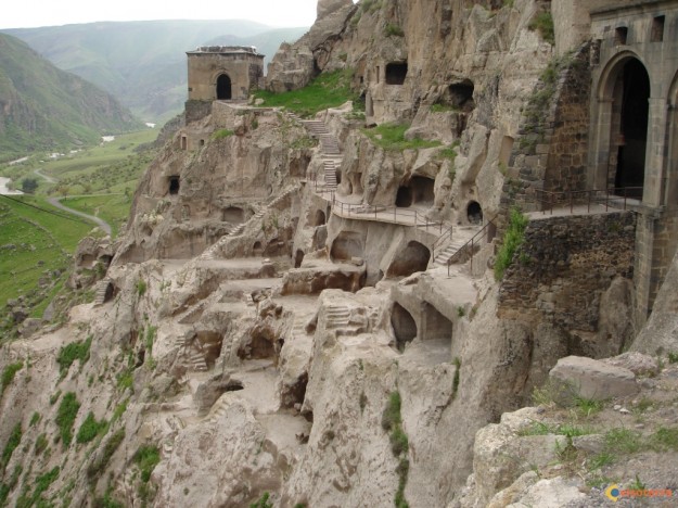 Habitat troglodyte en  Géorgie du Caucase